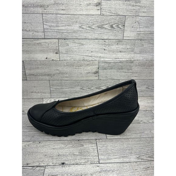 FLY LONDON Black Leather Perforated Wedge Ballet Flats Women Size 37 P500798000 - Picture 4 of 11